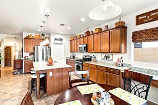 2429 W Hayduk Rd, Phoenix, AZ 85041 - Photo 9