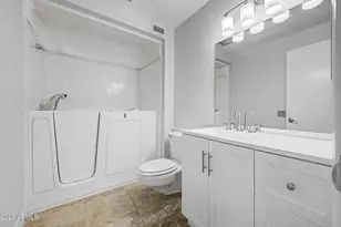 9959 W Hawthorn Dr, Sun City, AZ 85351 - Photo 17