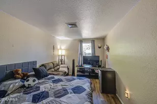 3642 N 72nd Dr, Phoenix, AZ 85033 - Photo 11