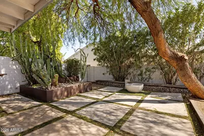717 E Sack Drive, Phoenix, AZ 85024 - Photo 13