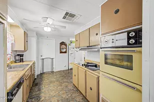 303 E South Mountain Ave, Phoenix, AZ 85042 - Photo 11