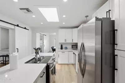 8536 E Roanoke Avenue, Scottsdale, AZ 85257 - Photo 7