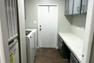 303 E South Mountain Ave, Phoenix, AZ 85042 - Photo 17