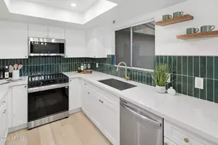 8028 N 48th Ave, Glendale, AZ 85302 - Photo 9