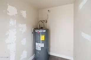 8028 N 48th Ave, Glendale, AZ 85302 - Photo 25