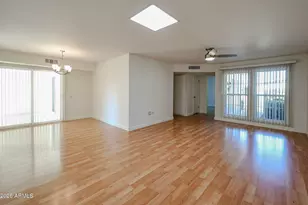 10833 W Santa Fe Dr, Sun City, AZ 85351 - Photo 9