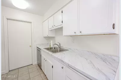10833 W Santa Fe Drive, Sun City, AZ 85351 - Photo 17
