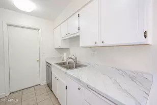 10833 W Santa Fe Dr, Sun City, AZ 85351 - Photo 17