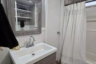 8401 N 67th Ave, Glendale, AZ 85302 - Photo 11