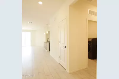 2413 W Sunland Avenue, Phoenix, AZ 85041 - Photo 11