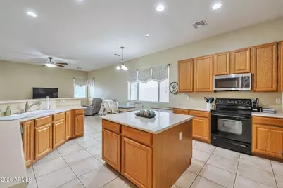 8807 W Carole Lane, Glendale, AZ 85305 - Photo 9