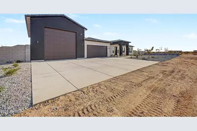 24025 W Beacon Lane, Wittmann, AZ 85361 - Photo 11