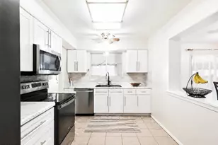 10919 W Connecticut Ave, Sun City, AZ 85351 - Photo 3