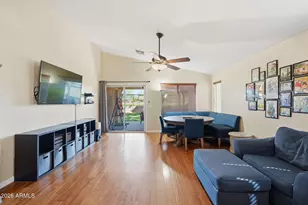 2834 E Saguaro Park Ln, Phoenix, AZ 85024 - Photo 9