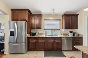2834 E Saguaro Park Ln, Phoenix, AZ 85024 - Photo 13