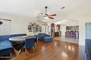 2834 E Saguaro Park Ln, Phoenix, AZ 85024 - Photo 11