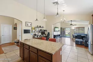 2834 E Saguaro Park Ln, Phoenix, AZ 85024 - Photo 15