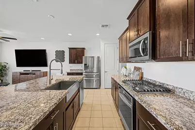 4370 W Suncup Drive, San Tan Valley, AZ 85144 - Photo 5
