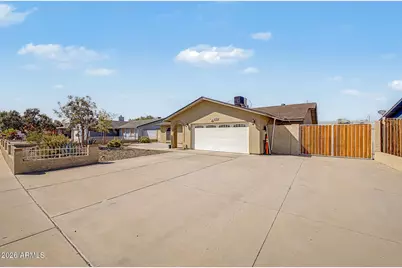 7208 W Sunnyslope Lane, Peoria, AZ 85345 - Photo 3