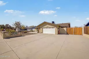 7208 W Sunnyslope Ln, Peoria, AZ 85345 - Photo 3