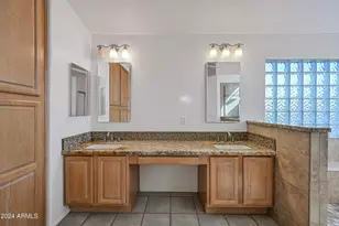 4633 E Robin Ln, Phoenix, AZ 85050 - Photo 21