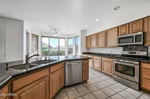 4633 E Robin Ln, Phoenix, AZ 85050 - Photo 13