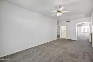 4633 E Robin Ln, Phoenix, AZ 85050 - Photo 17