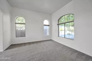 4633 E Robin Ln, Phoenix, AZ 85050 - Photo 3