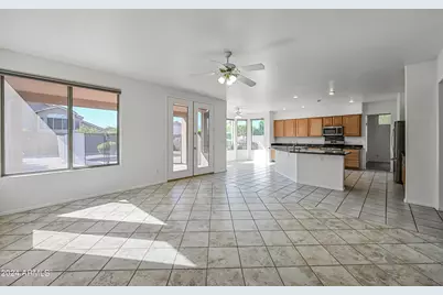 4633 E Robin Lane, Phoenix, AZ 85050 - Photo 7