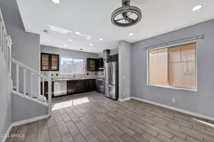 2015 N 77th Ln, Phoenix, AZ 85035 - Photo 3