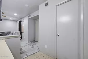 3224 W Echo Ln, Phoenix, AZ 85051 - Photo 5