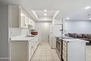 3224 W Echo Ln, Phoenix, AZ 85051 - Photo 7