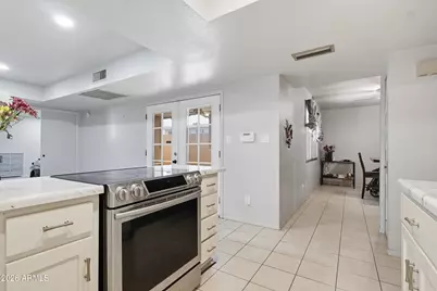 3224 W Echo Lane, Phoenix, AZ 85051 - Photo 9