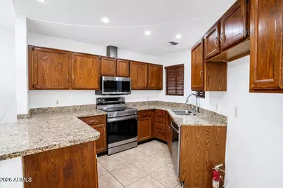 11140 N 82nd Lane, Peoria, AZ 85345 - Photo 9