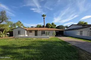 3207 E Medlock Dr, Phoenix, AZ 85018 - Photo 1