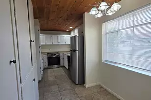 3207 E Medlock Dr, Phoenix, AZ 85018 - Photo 3