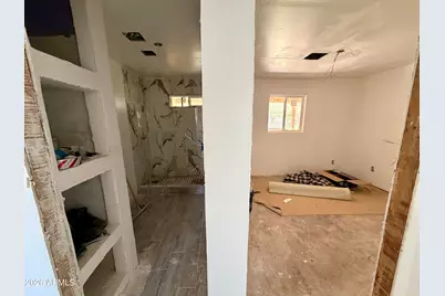 945 W Corona Avenue, Phoenix, AZ 85041 - Photo 37