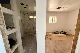 945 W Corona Ave, Phoenix, AZ 85041 - Photo 37
