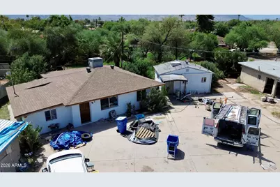 945 W Corona Avenue, Phoenix, AZ 85041 - Photo 17