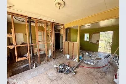 945 W Corona Avenue, Phoenix, AZ 85041 - Photo 45