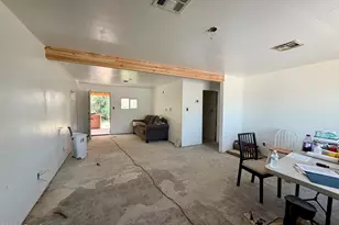 945 W Corona Ave, Phoenix, AZ 85041 - Photo 35