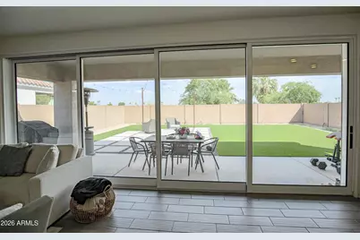 820 E Constance Way, Phoenix, AZ 85042 - Photo 21