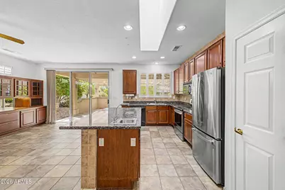 15573 W Las Verdes Way, Surprise, AZ 85374 - Photo 11