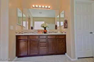 3860 S Ashley Dr, Chandler, AZ 85286 - Photo 5