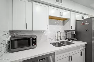 2625 E Indian School Rd, Phoenix, AZ 85016 - Photo 7