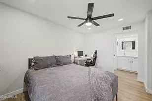 2625 E Indian School Rd, Phoenix, AZ 85016 - Photo 9