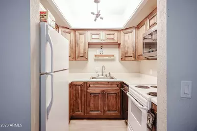 17 E Ruth Avenue #202, Phoenix, AZ 85020 - Photo 7