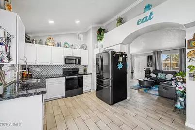 2621 N 50th Lane, Phoenix, AZ 85035 - Photo 3