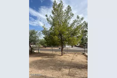 20519 E Emerald Drive, Black Canyon City, AZ 85324 - Photo 17