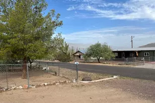 20519 E Emerald Dr, Black Canyon City, AZ 85324 - Photo 7